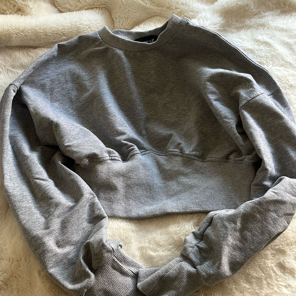 Cropped grey sweater